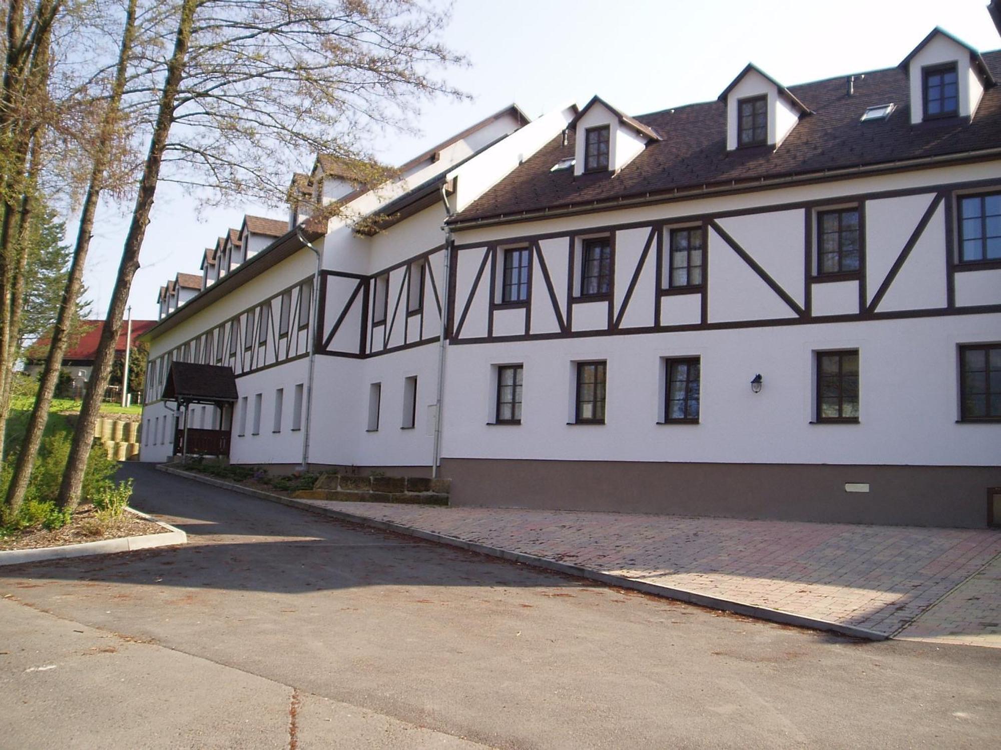 Restaurace A Penzion Ceska Hospoda Heřmanice المظهر الخارجي الصورة